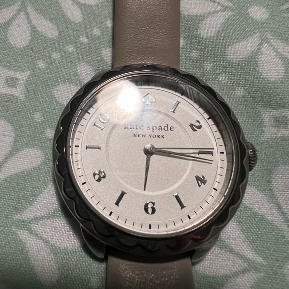 Kate spade gray leather watch.  Battery works. Comes with Kate spade watch box - Picture 2 of 3